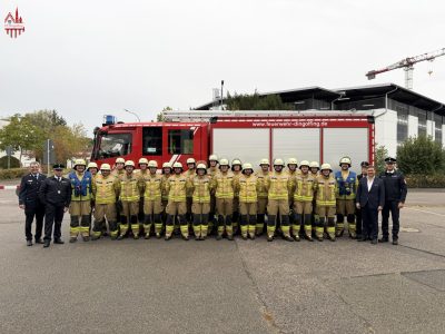 Prüfungsteilnehmer mit Kommandanten, Bürgermeister Walk und der Kreisbrandinspektion.
